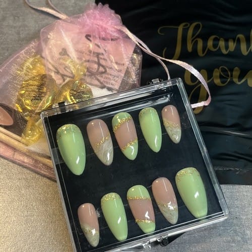 press on nails vert